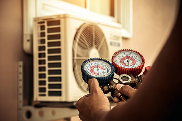 Professional Hvac technician working in Albion, IN